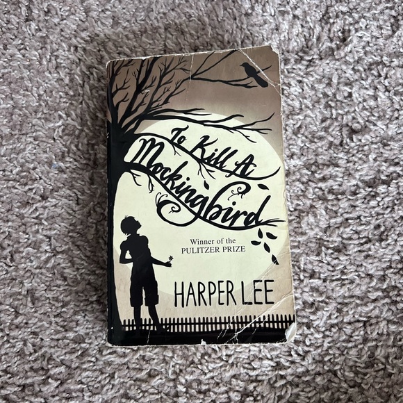 To kill a mockingbird by Harper Lee - Picture 1 of 2